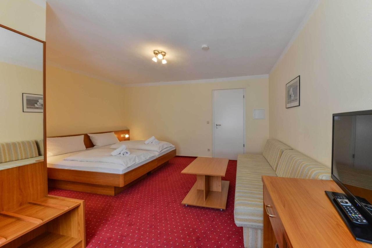 Hotel Hessischer Hof Kirchhain Esterno foto